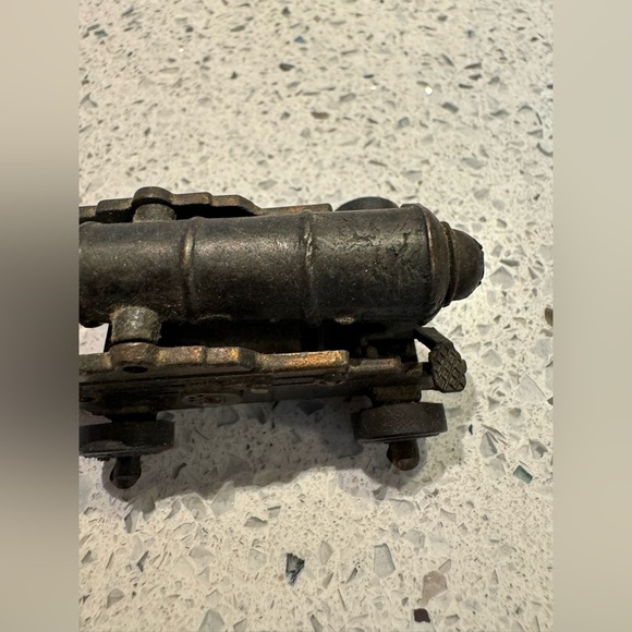 Vintage Pencil Sharpener Die Cast Metal - Picture 7 of 9